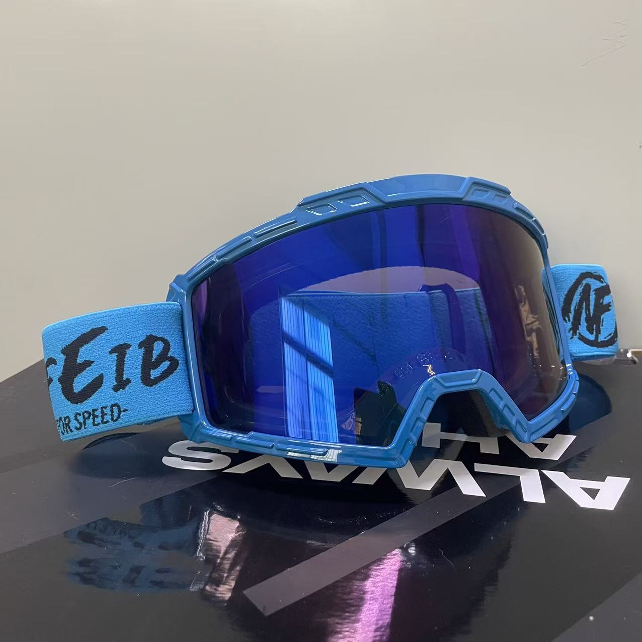 New Men's Motorcycle Goggles,  - đánh giá và giá Equestrian Helmet